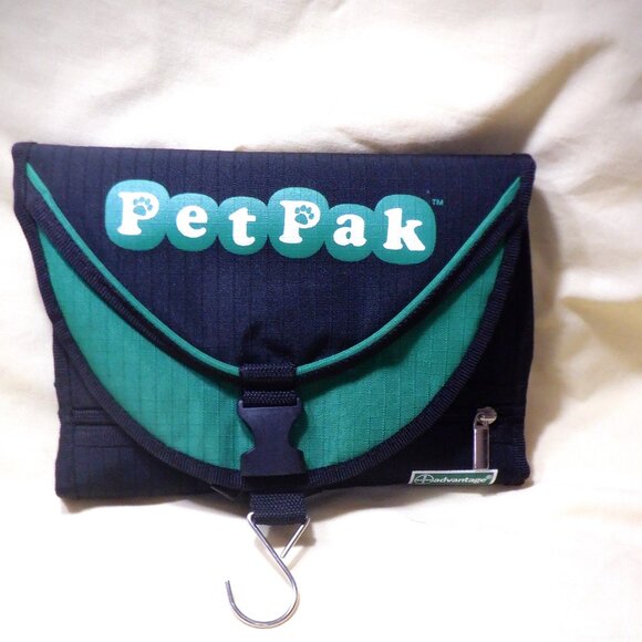~ PET PAK ~ Ideal for Any Size Dog Multi Pocket Plus Brush  * BRAND NEW * - Picture 1 of 1
